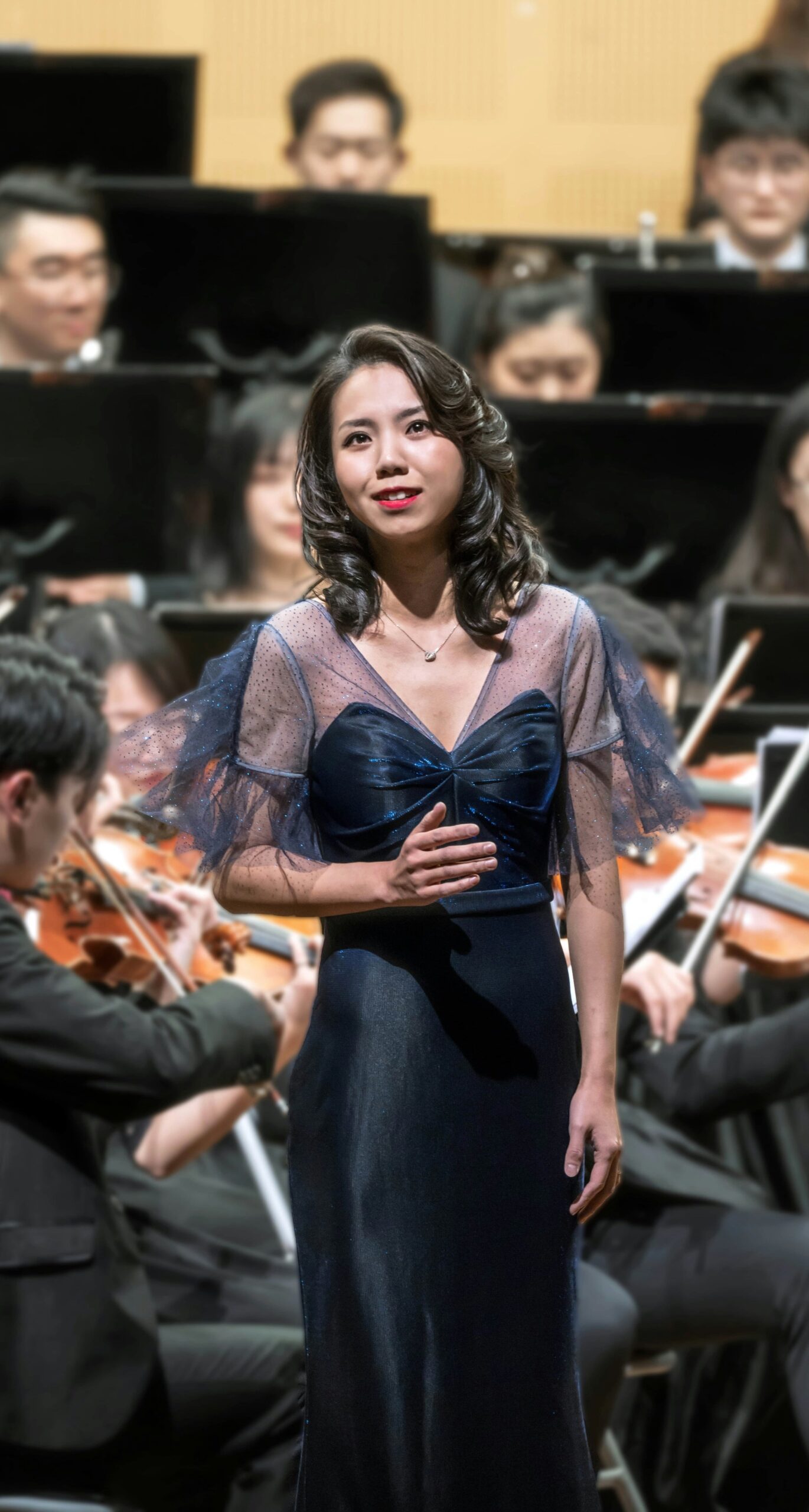 Clasical Lady Singer